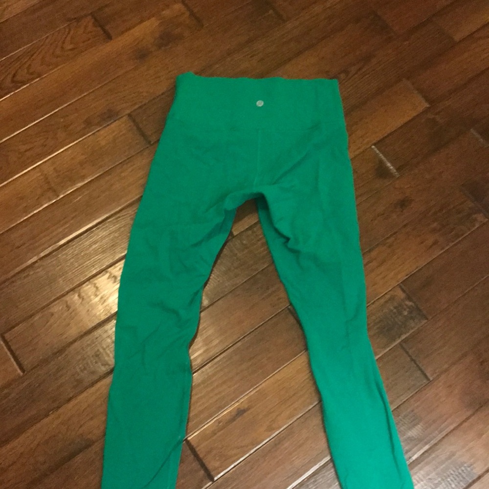 Lululemon athletica size 6 cropped tights
